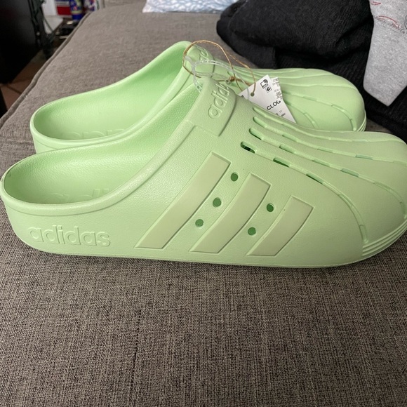 Adidas Adilette Unisex Clog Pastel Green Slip on
Style IF0793 New M 11 W 12 - Picture 2 of 10
